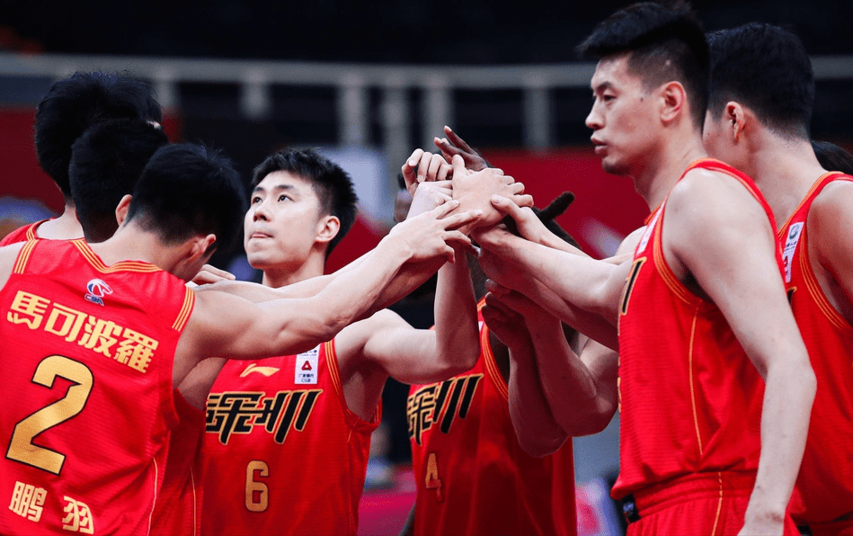 AC米兰轻取塞内加尔，阿尔瓦雷斯三分雨点燃全场