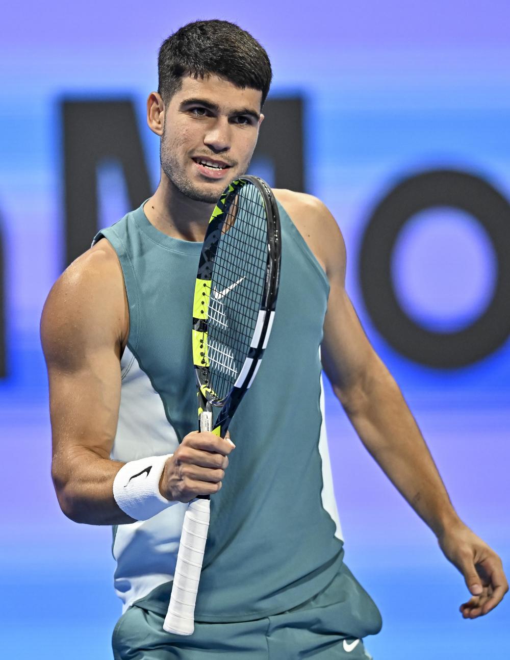 包含美国网球队逆转法国网球队，阿尔卡拉斯打破历史纪录的词条