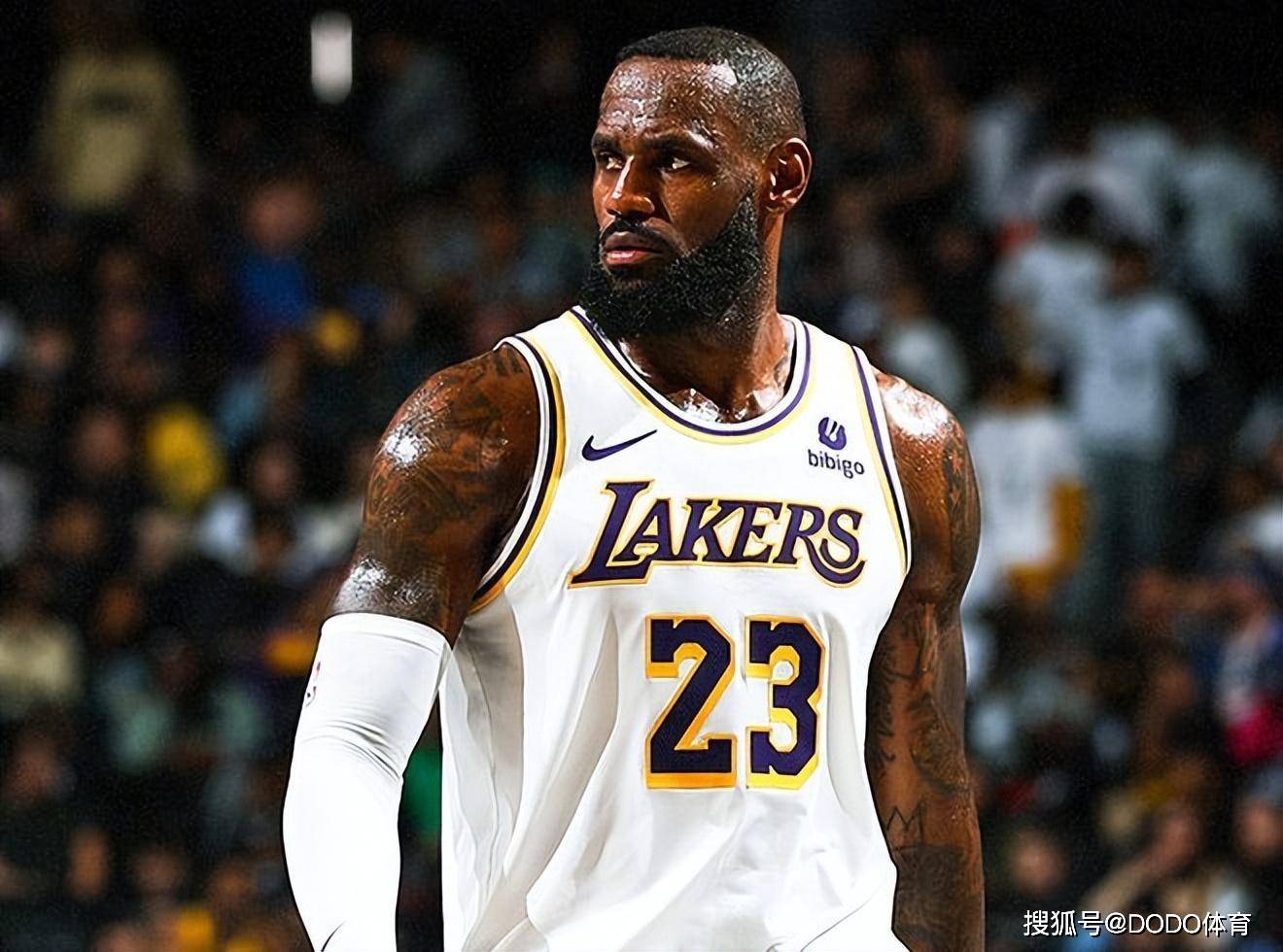 湖人血洗日本男篮，詹姆斯绝境逆转