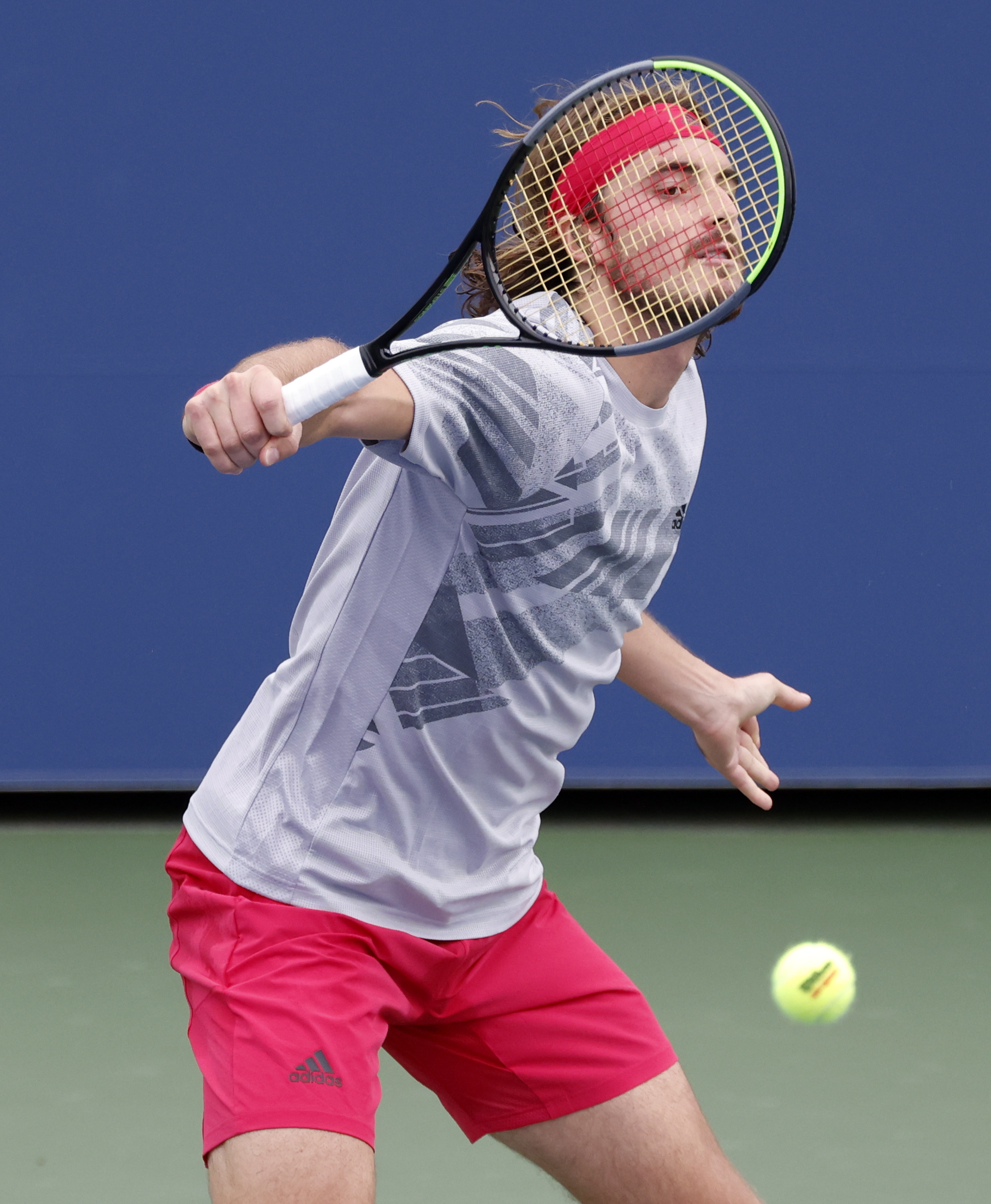 西班牙网球队翻盘美国网球队，西西帕斯送出助攻