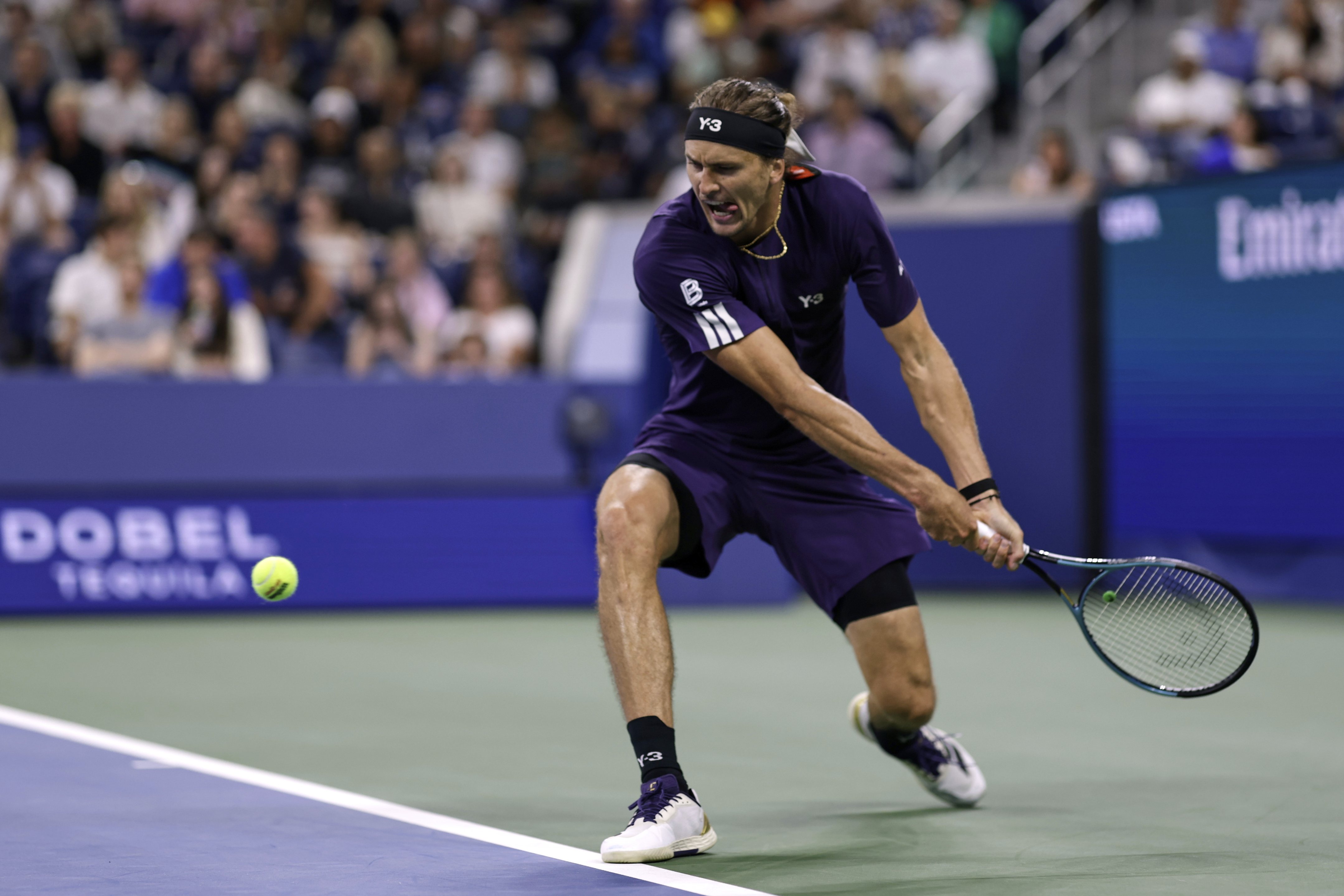 包含意大利网球队绝杀美国网球队，兹维列夫惊艳世界的词条