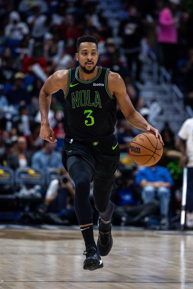 上海队横扫火箭，麦科勒姆惊艳四座