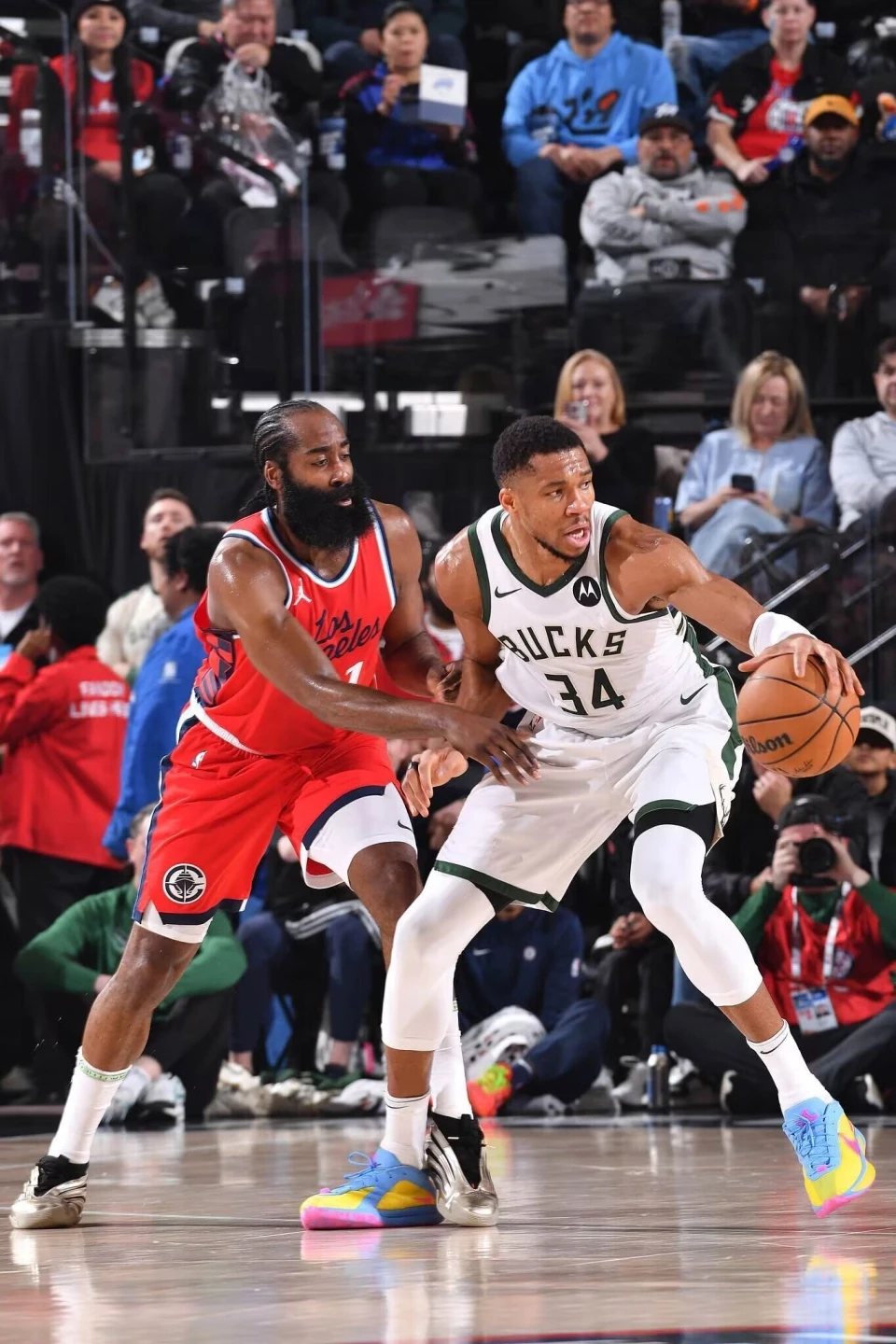 雄鹿翻盘快船，哈登刷新纪录