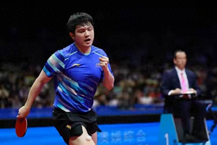 中国队力克英格兰队，樊振东带队取胜
