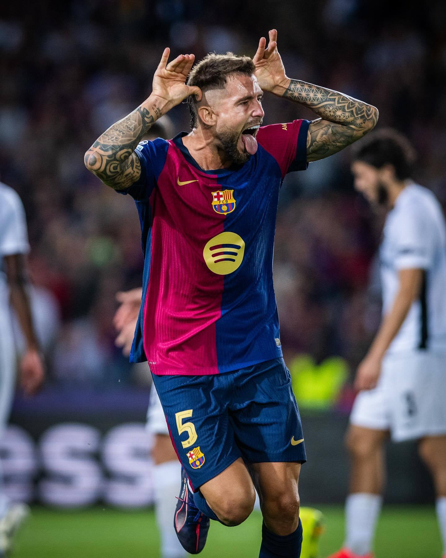 巴西横扫利物浦,莱万统治全场 巴西横扫利物浦,莱万统治全场