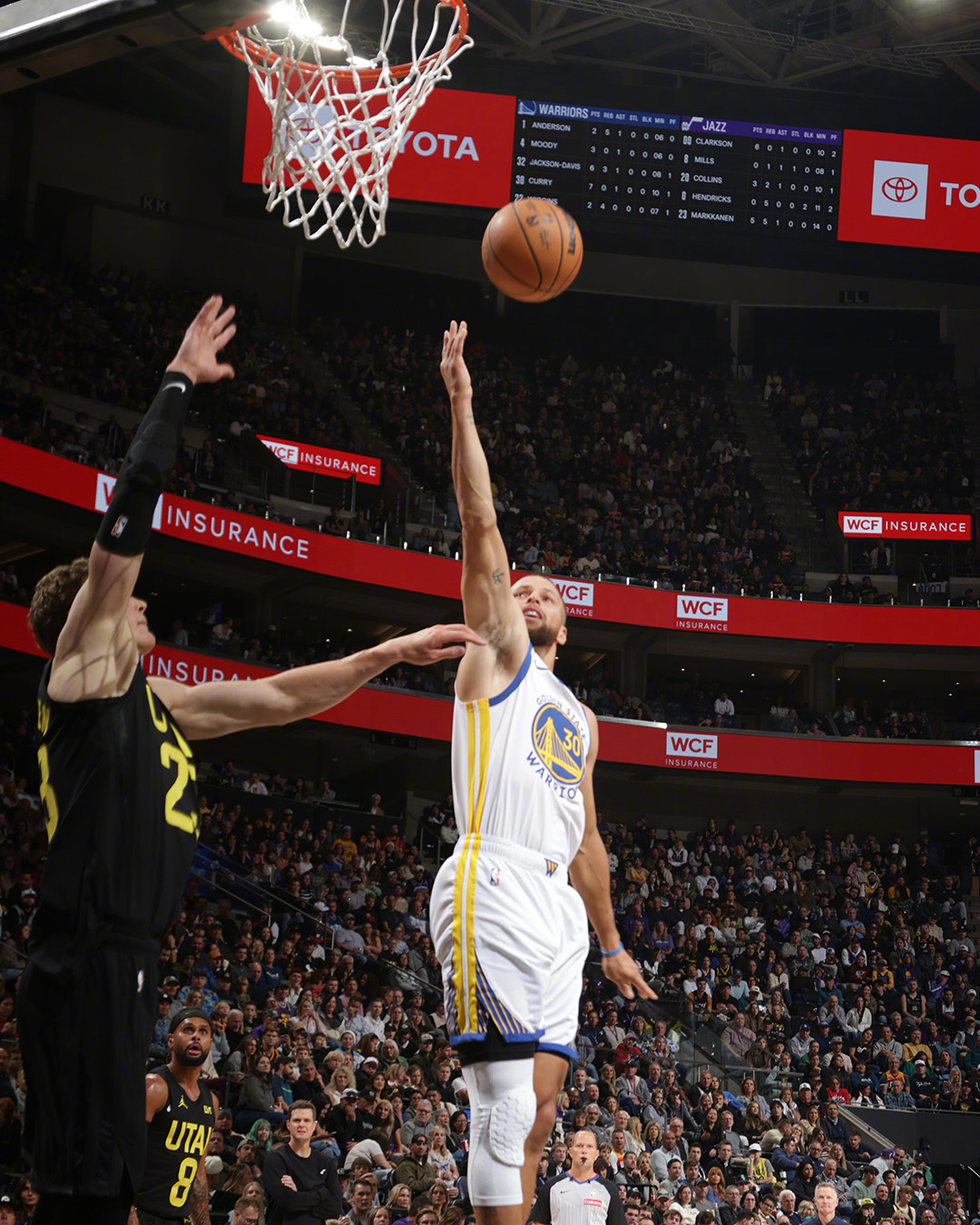 勇士翻盘火箭,库里高光表现 勇士翻盘火箭,库里高光表现