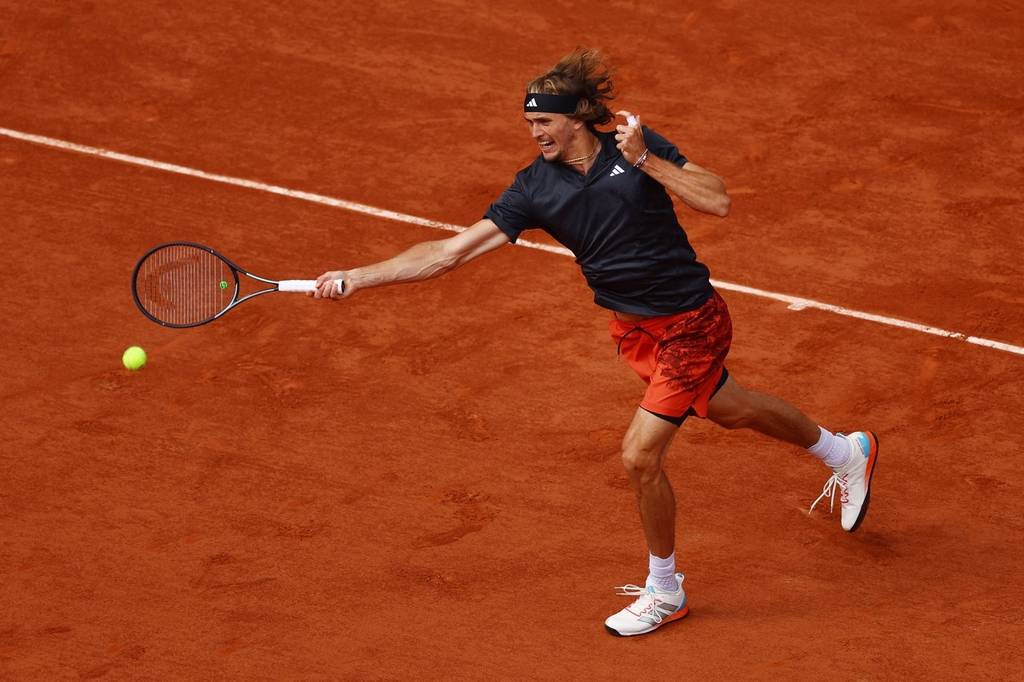 法网鏖战年终总决赛,兹维列夫带队取胜 法网鏖战年终总决赛,兹维列夫带队取胜