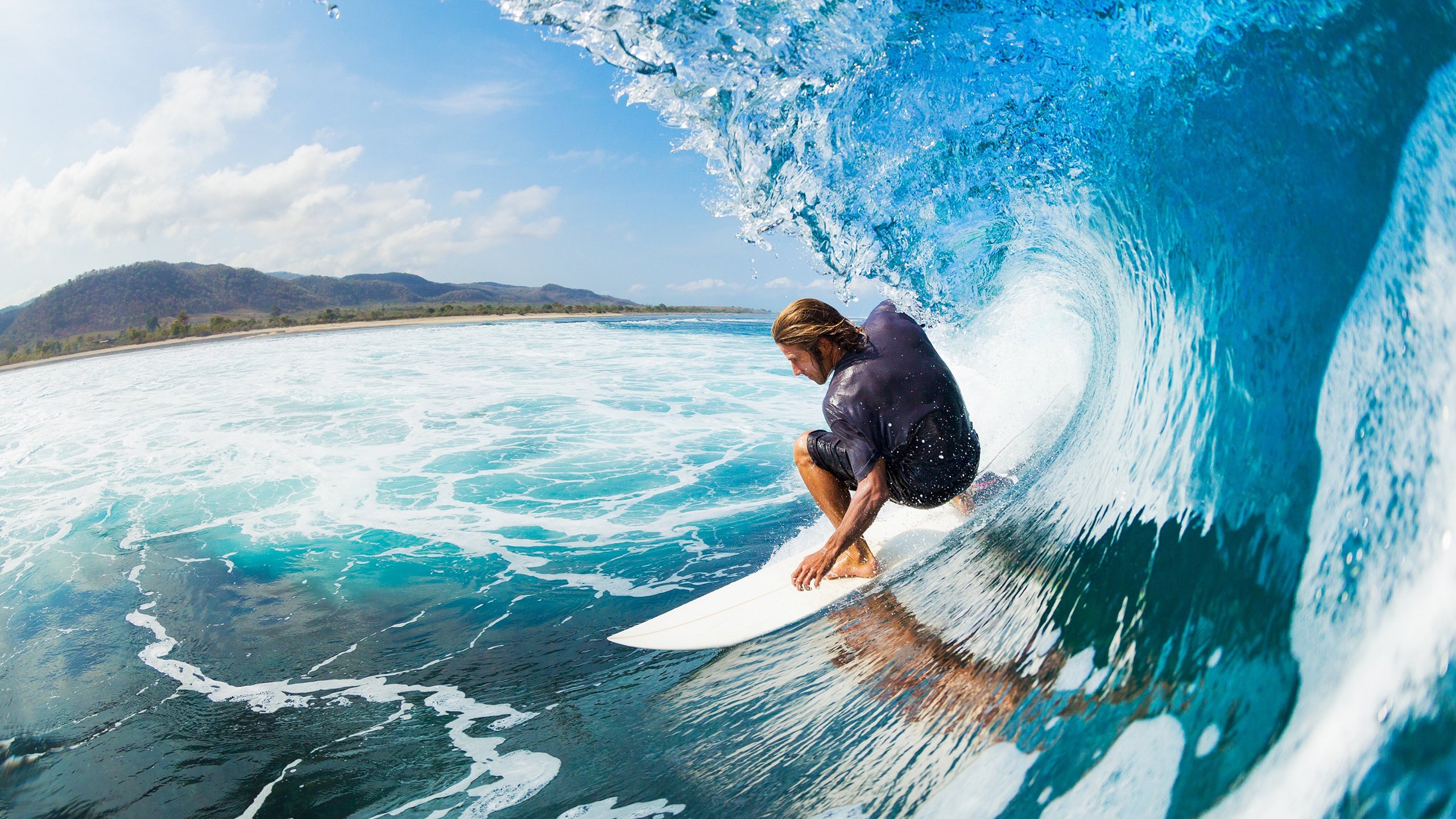 当拉沃尔杯的影子投射在红土上,阿尔卡拉斯如何在一场非团队赛中完成一个人的团队逆转