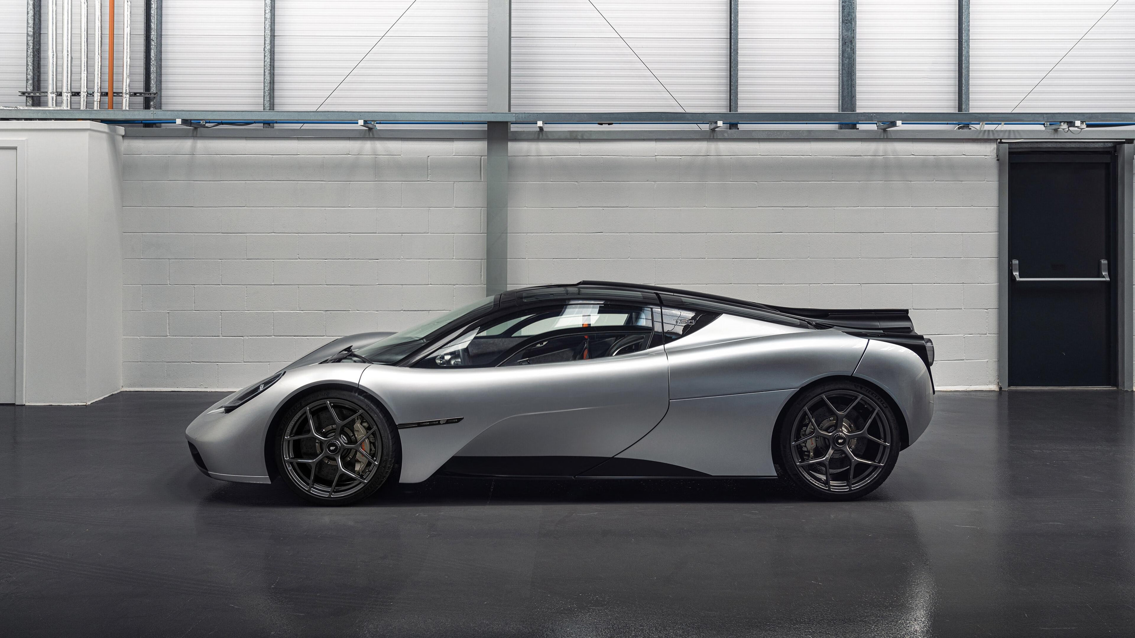 燎原星火,维斯塔潘在索伯意外之火中淬炼的胜利