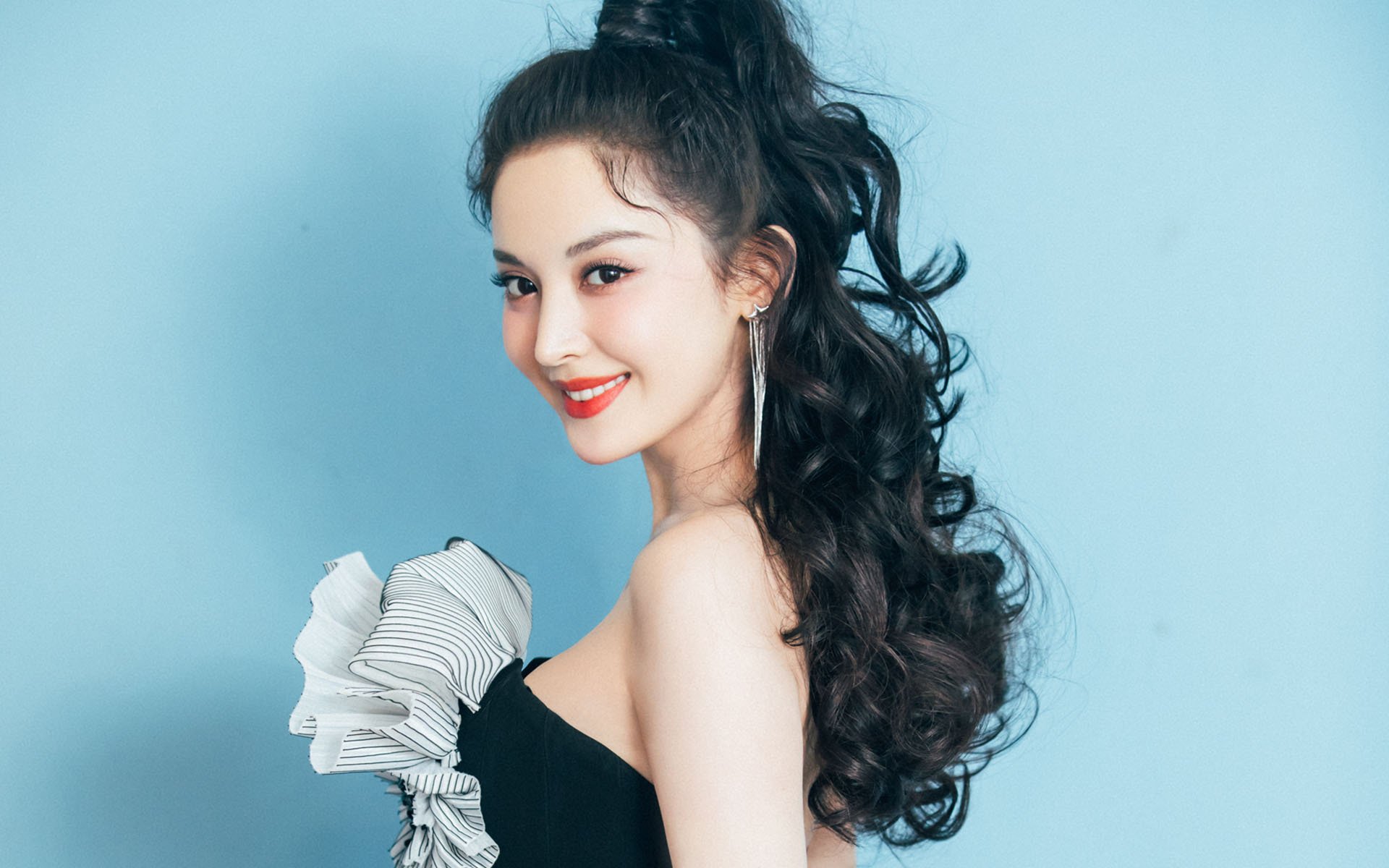 开云-从绿茵教科书到文化穿行，马丁内利的节奏感与塞维利亚的玻利维亚密码