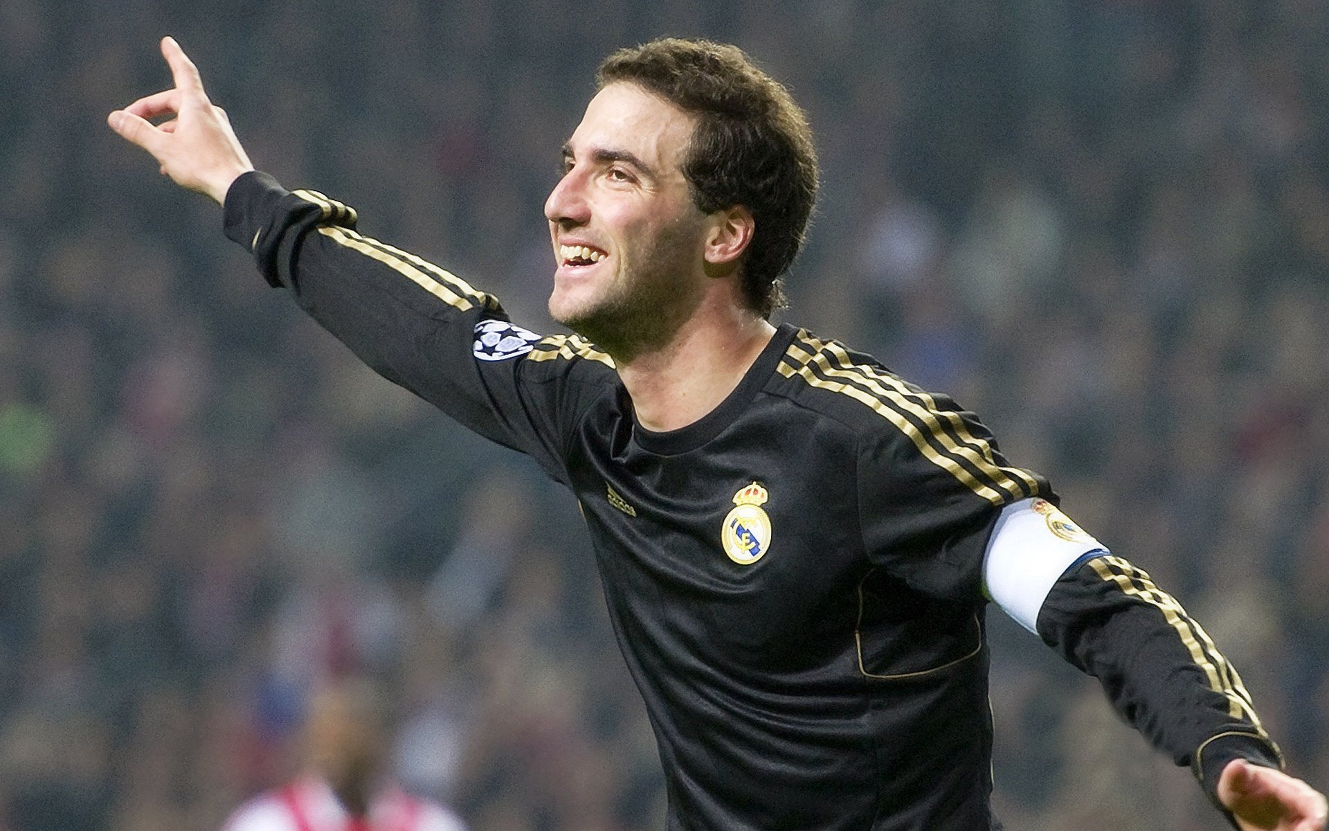 双重身份，伊萨克如何在里昂的土壤上绽放，却在欧洲战场扼住法国的咽喉